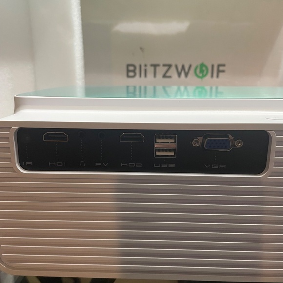 Projector - Picture 5 of 7